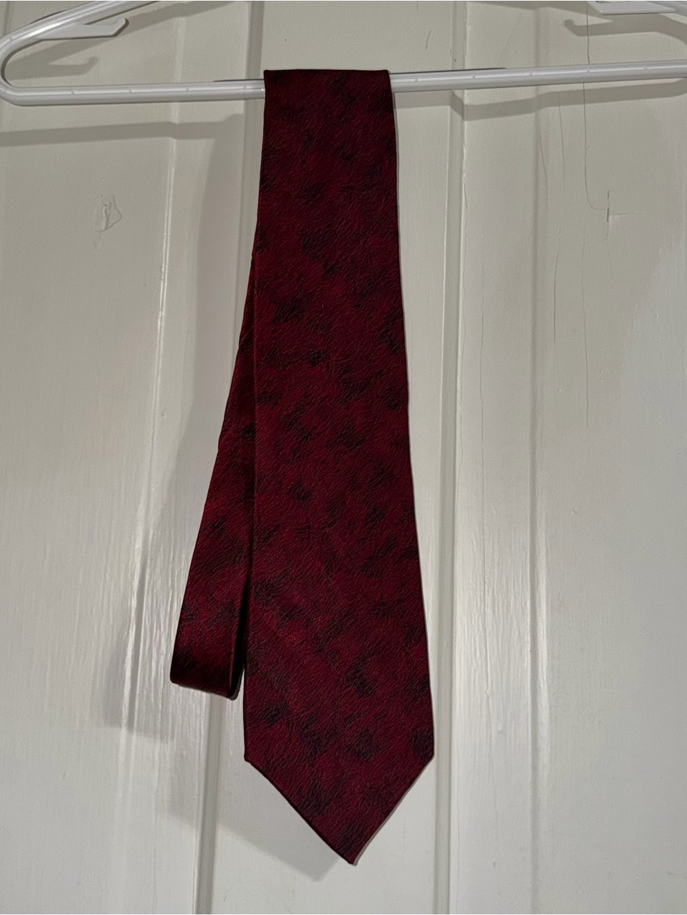 Classic Men's silk Burgundy Patterned Tie work casual business